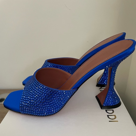 ❌SOLD❌ Brand new Amina Muaddi Lupita Crystal Slipper in 39.5. - Picture 2 of 4